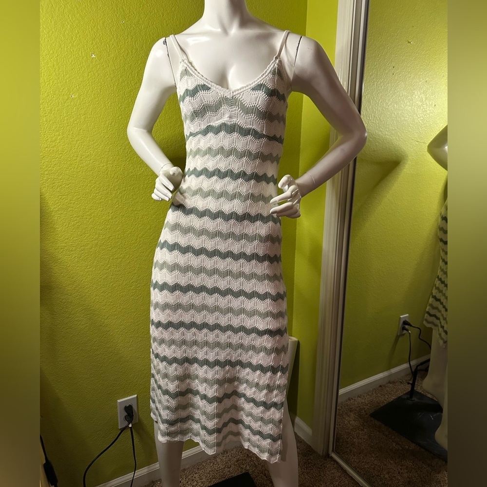 Hollister White/Green ‘Knit’ Midi Dress with Zig Zag Pattern & Leg Slit